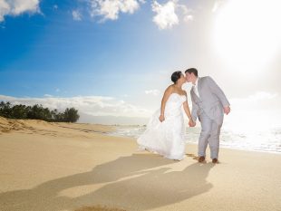 You’re Getting Married in Hawaii, Now Who Pays For Everything?