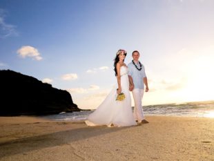 How to Dress for a Tropical Wedding in Hawaii