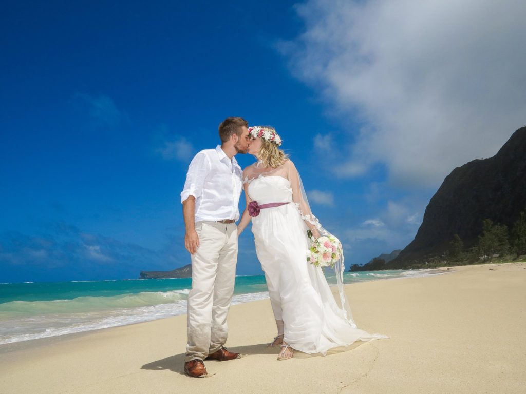 12pm-noon-wedding-1024x768 CHOOSING A BEACH FOR YOUR HAWAII WEDDING
