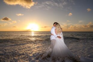 Sunrise vs Sunset Wedding in Hawaii (Which One Is Better?)